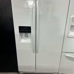 Gorgeous White Side By Side Refrigerator 