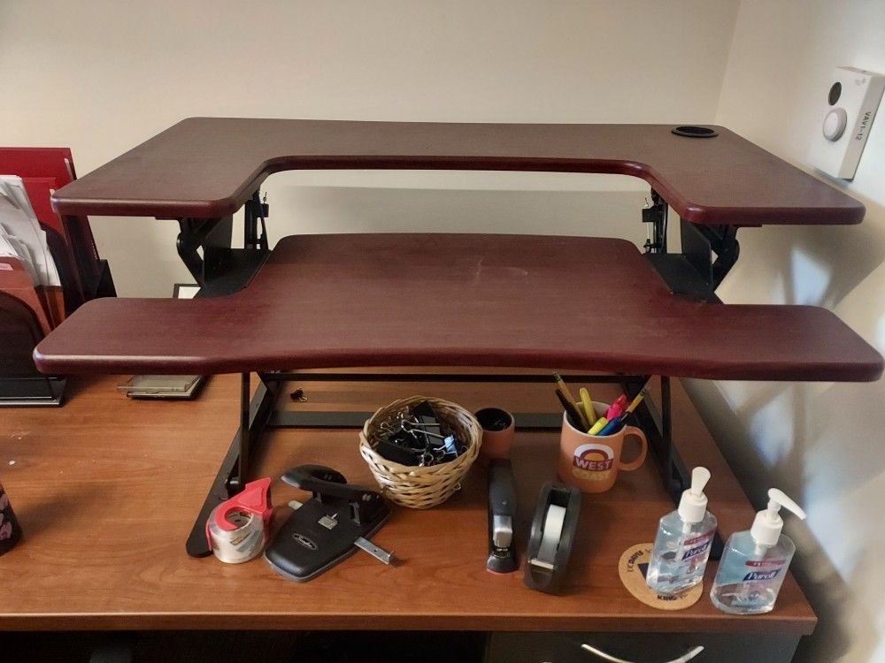 Sit/Stand Desk: Halter ED600 Preassembled Height Adjustable Desk