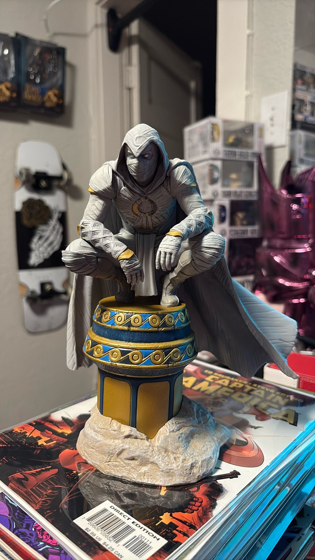 Moon knight Statue