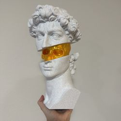 Statue 