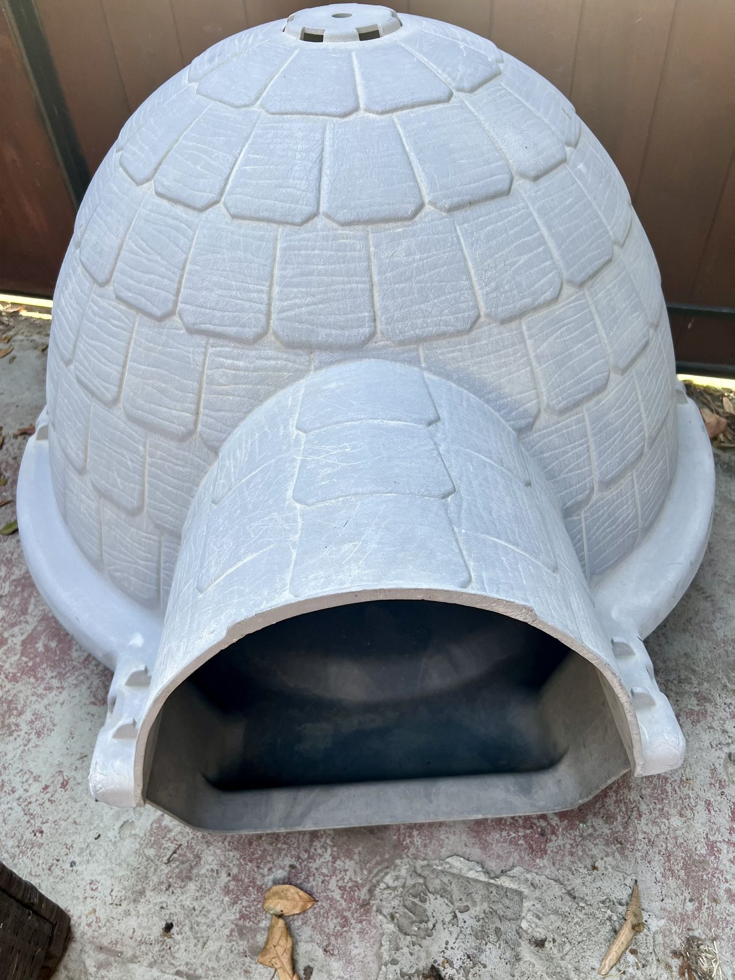 Igloo Dog House