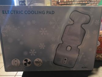 Stroller/car seat cooling pad.