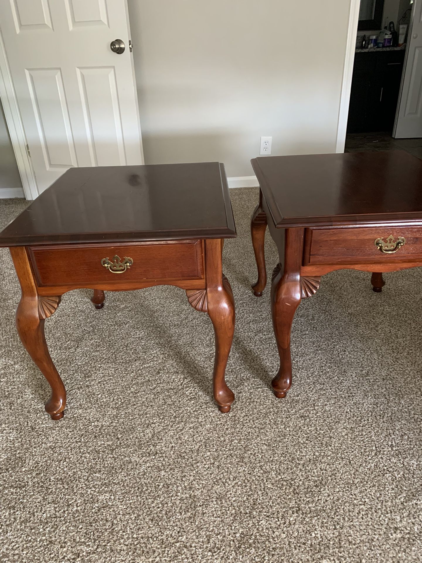 2 Wood End Tables 