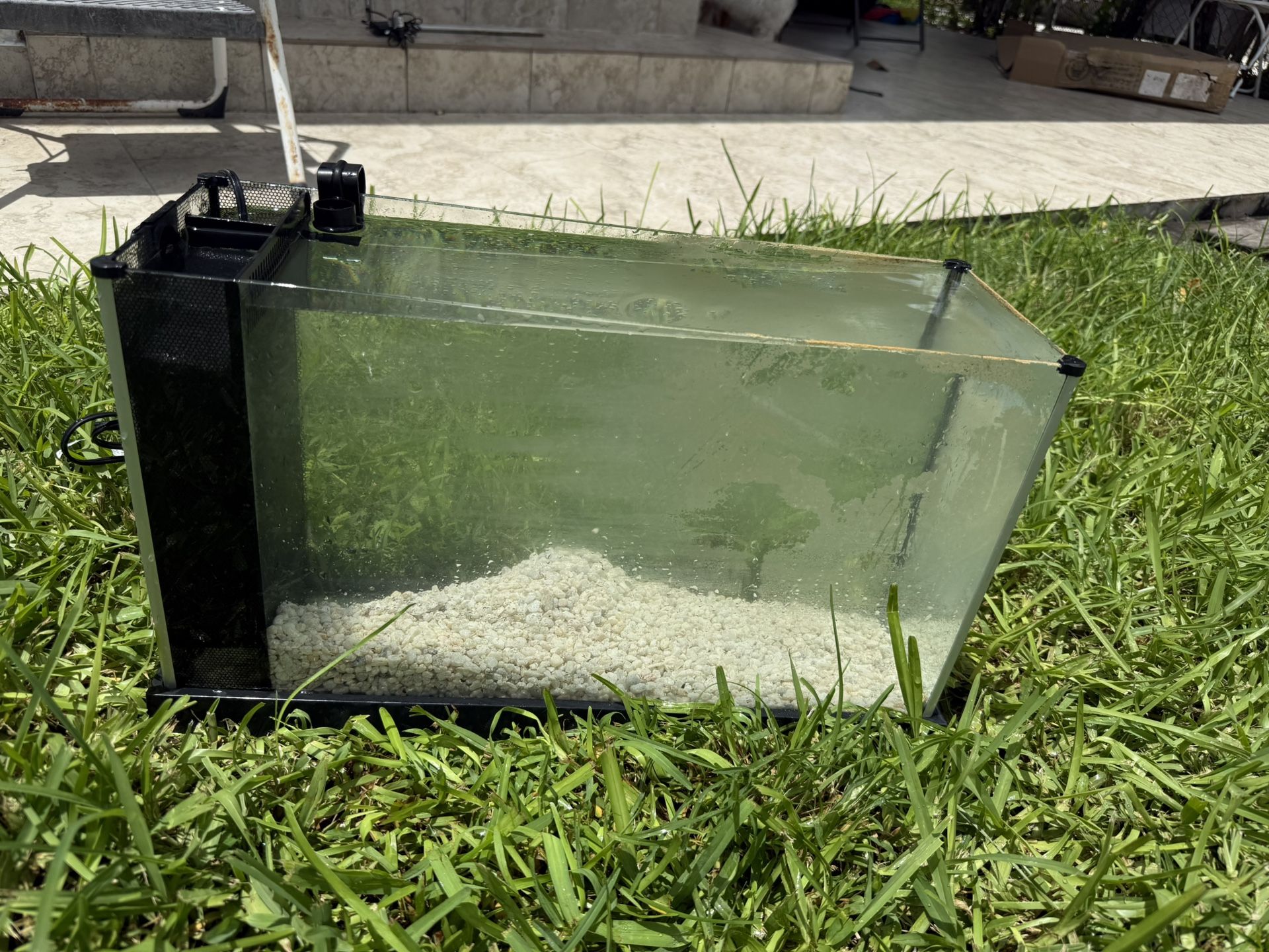 Aquarium Fish Tank 5 Gallon Everything Included.