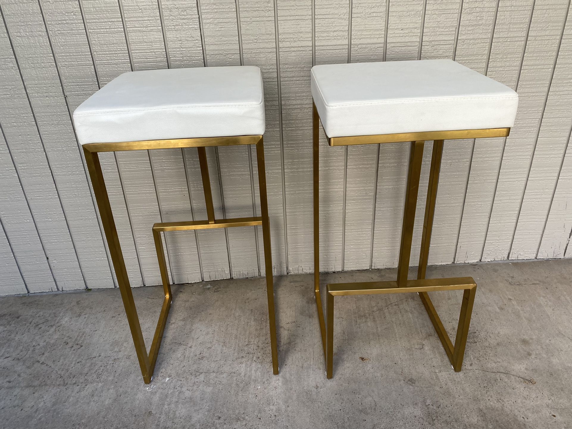 White/Gold Barstool Set