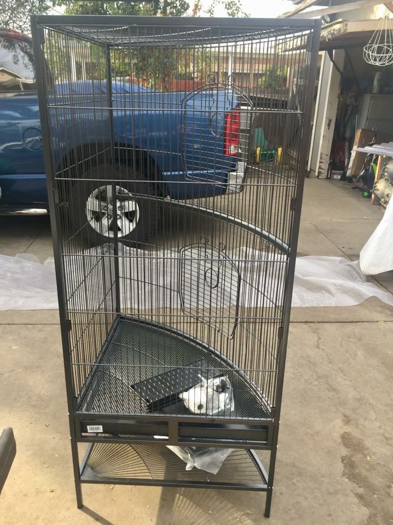 Prevue ferret cage