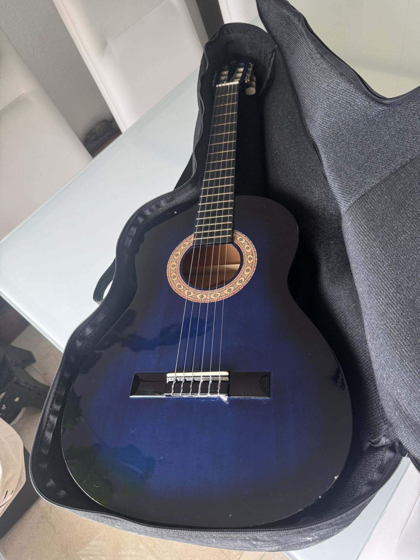 Acoustic guitar 