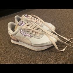 EUC PUMA Sneakers Women’s Sz 6 running jogging athletic shoes pink white 