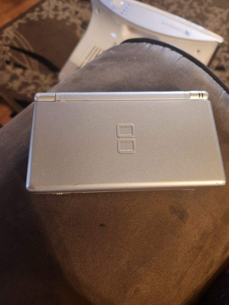 Nintendo DS Lite