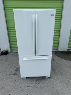 GE French Door Refrigerator; White 