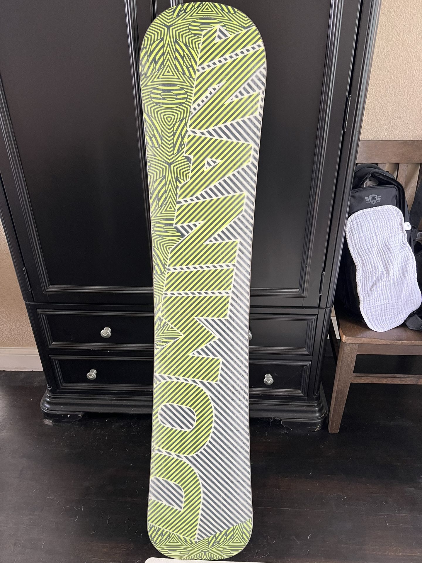 156 Burton Dominant Board Snowboard Green Neon Lime Yellow