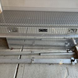 PROTECH   TRUCK TOOLBOX  W/TRACKING AND KEY