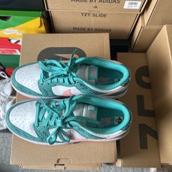 Jordan 1 Low Snakeskin 