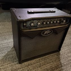 Peavey Vyper 15 combo guitar amp