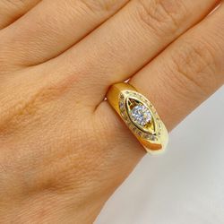 Eye ring with cz
