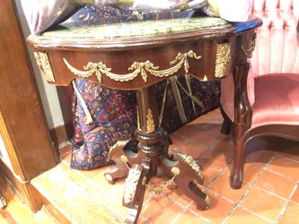 Antique piece table