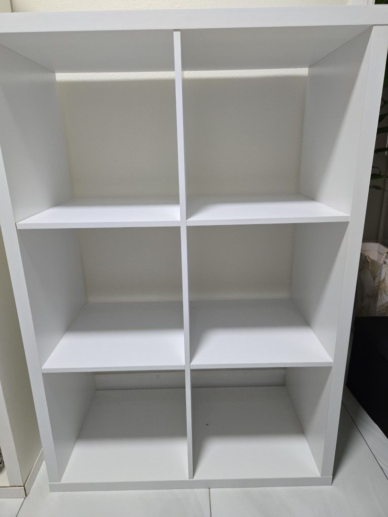Bookshelf (Cube Organizer)