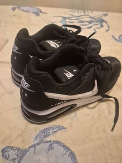 Nike shoe(black n white)