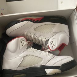 Jordan 5 Fire Reds Size 12 
