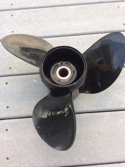 Propeller 13 1/4 by 17