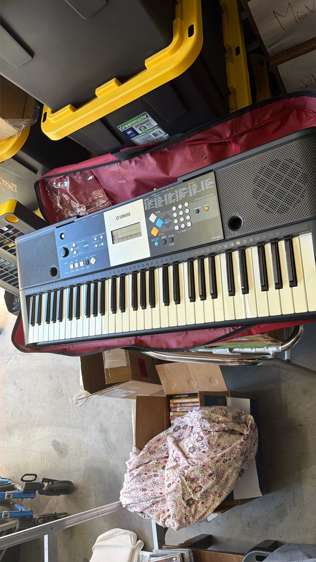 Yamaha YPT-220 Keyboard