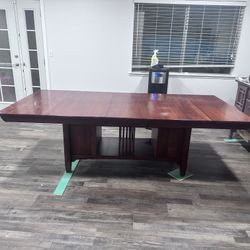 Dinning Room Table And Chairs 