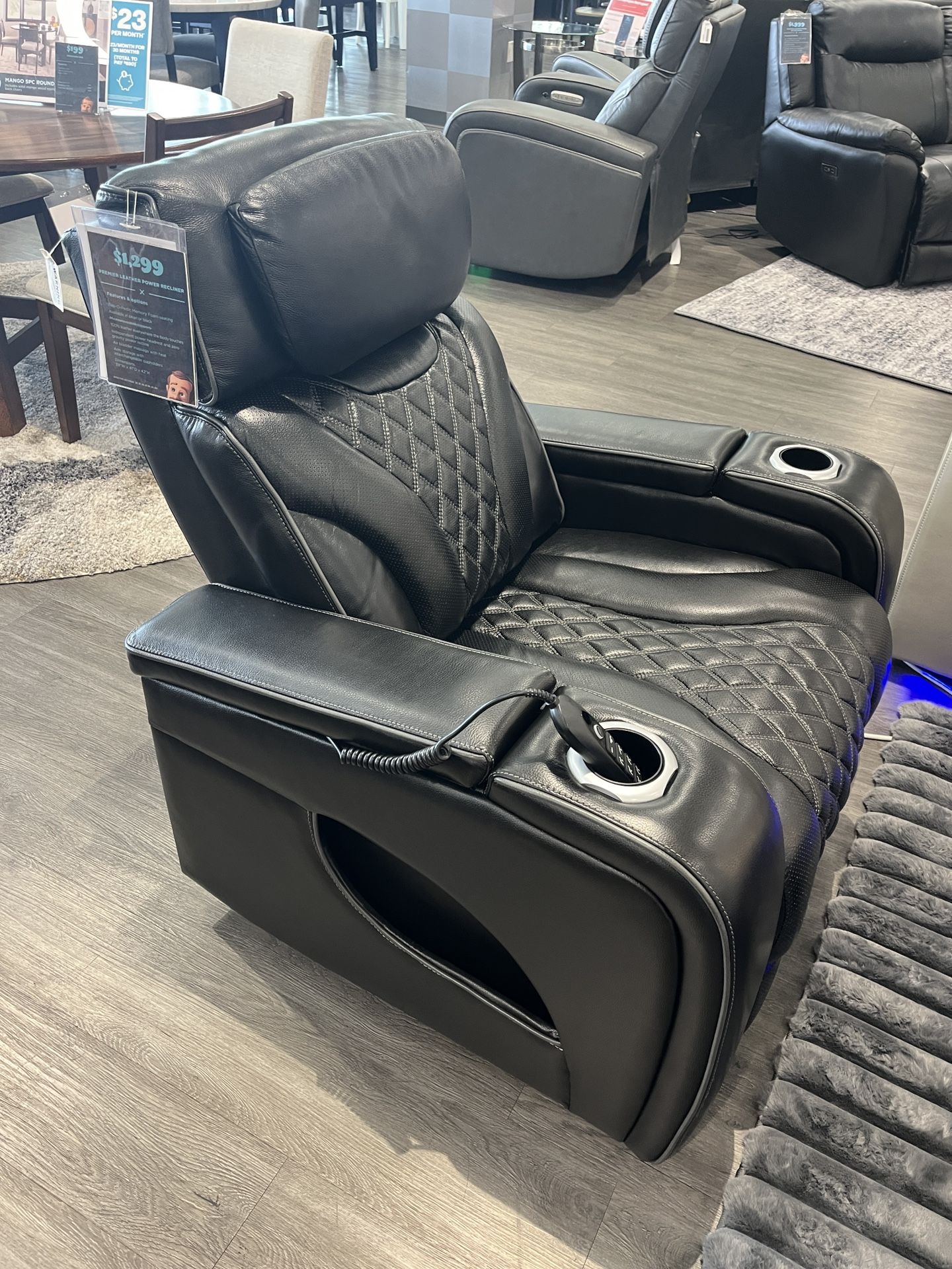 Power Recliner With Messager And Heat.