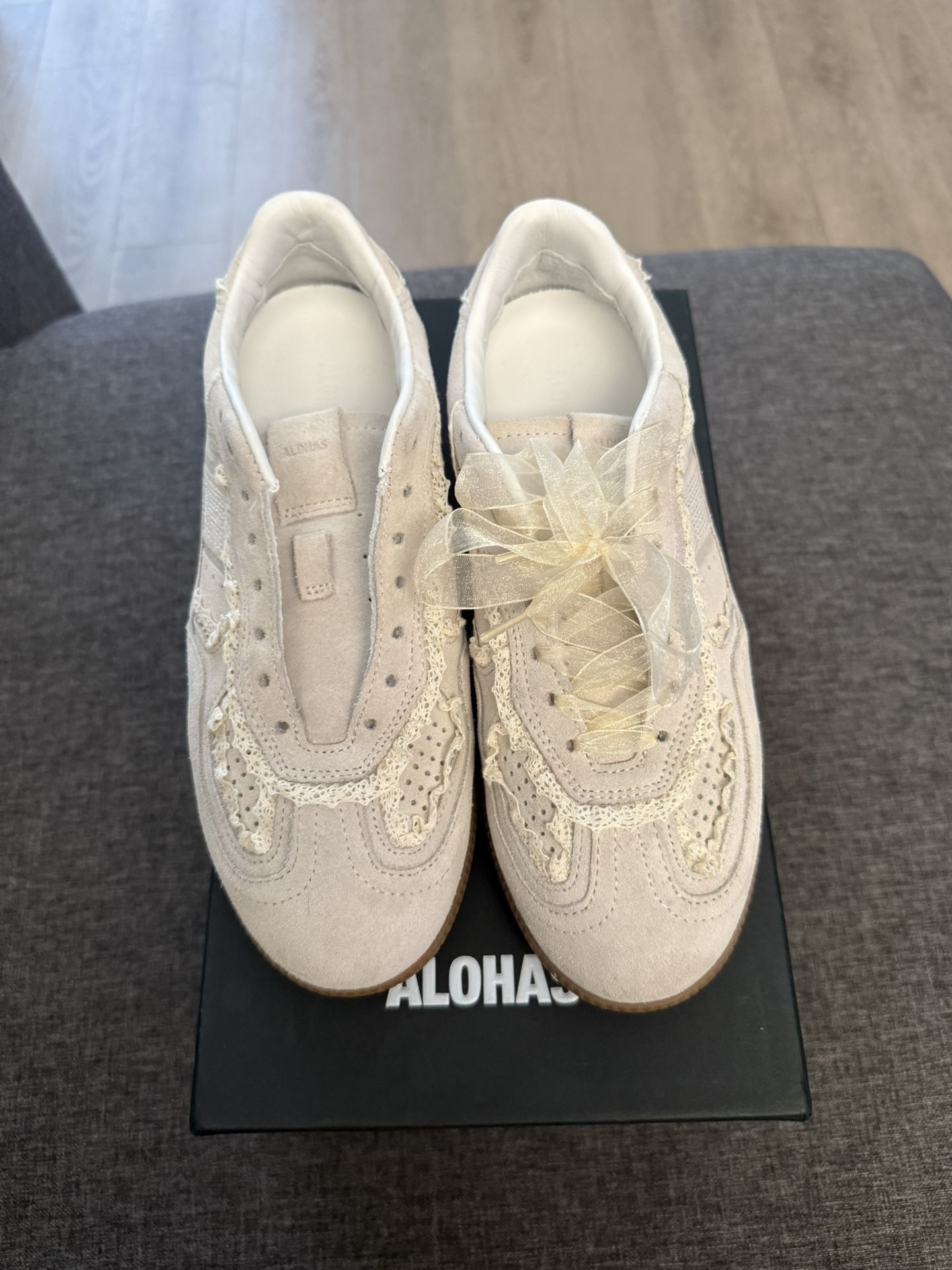 ALOHAS Crochet Cream Leather Sneaker