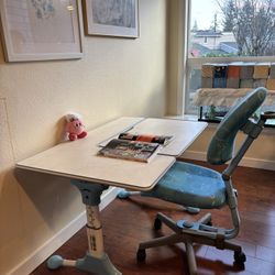 Adjustable Children Desk And Chair