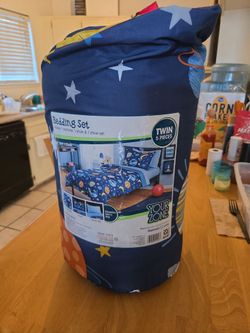 Twin 5 Piece Bedding Set
