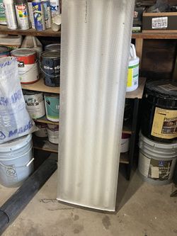 Fluorescent Light Fixture