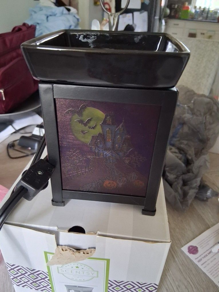 Halloween Scentsy Warmer