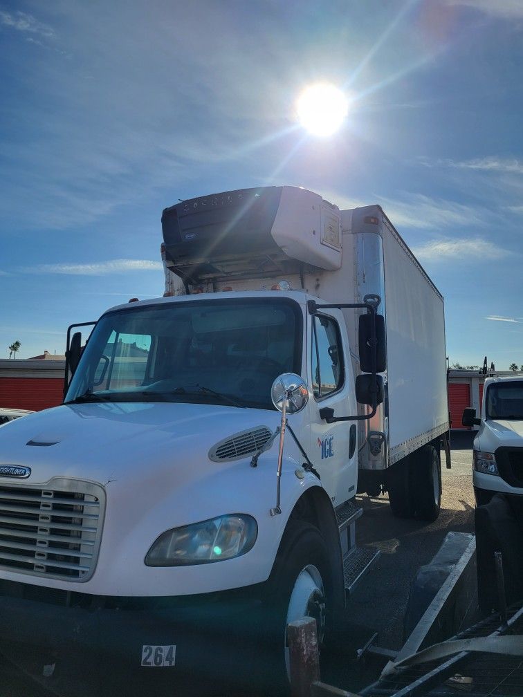 2006 Freightliner M2
