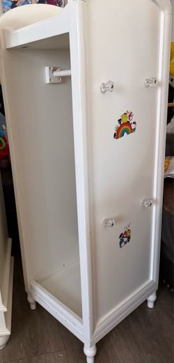 Pottery barn closet