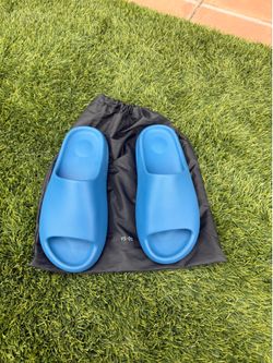 Men’s size 13 Yeezy slides