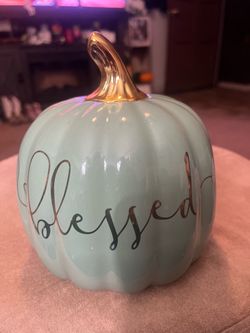 Green pumpkin with a gold stem spells, blessed in gold Green pumpkin with a gold stem spells, blessed in gold