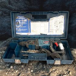BOSCH BULLDOG XTREME ROTAR HAMMER WITH CASE.