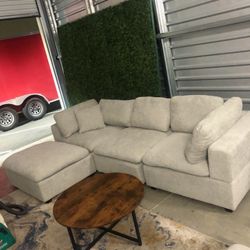 Sectional Sofa/ Couch (We Deliver) 