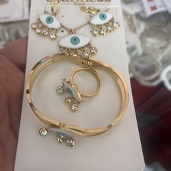 🎁💘It’s A Trend Now  Evil Eye 🧿 Light Blue 💘🎁