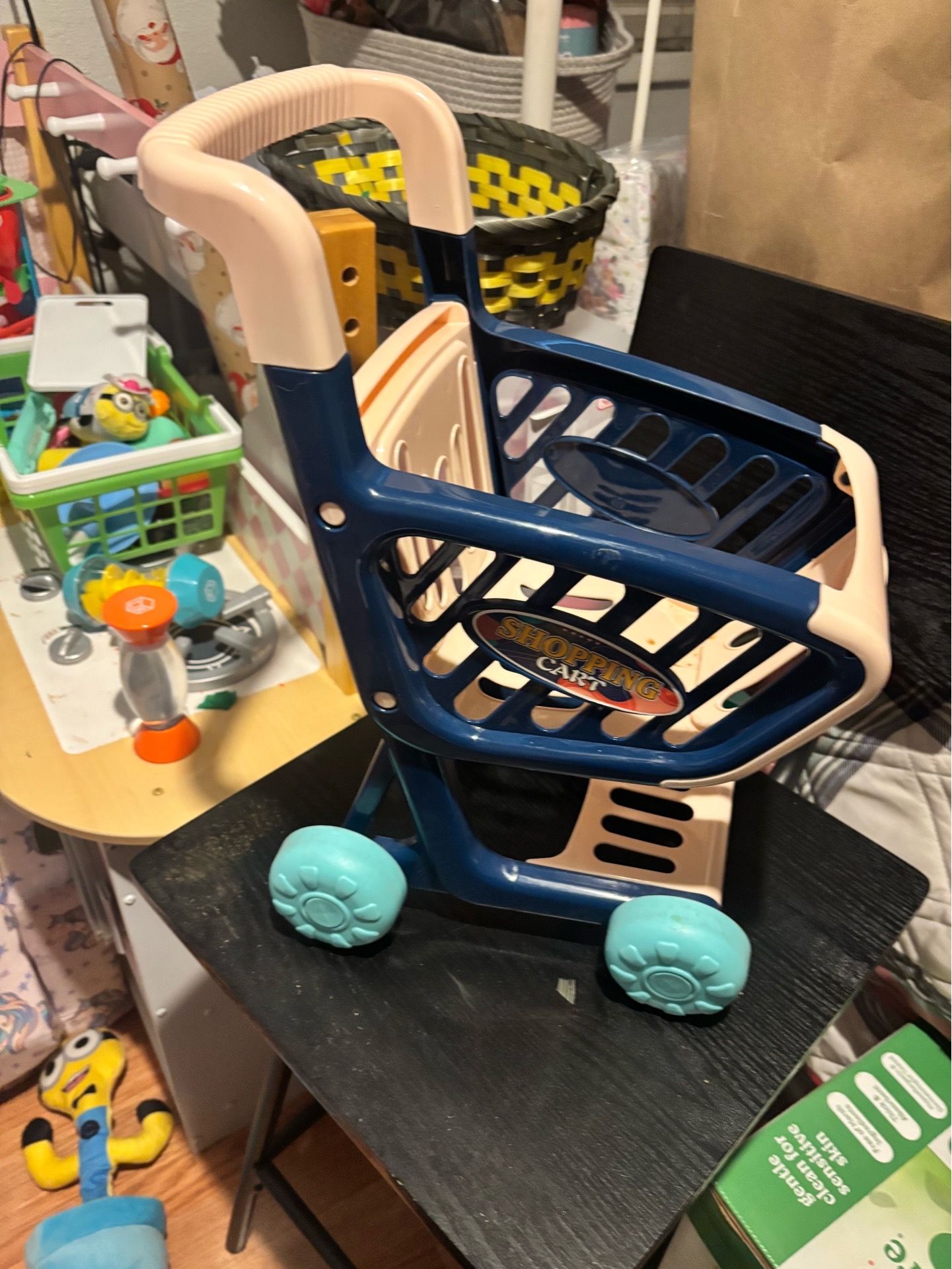 Toy girls shopping basket