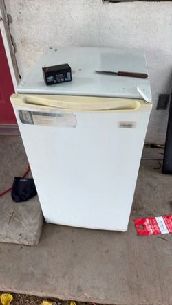 Mini fridge