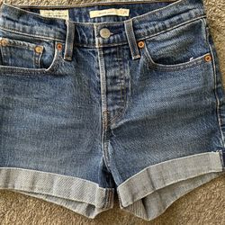 Levi’s Women Jean Short Size 25 