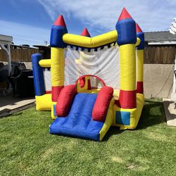 Kids castle Jumper