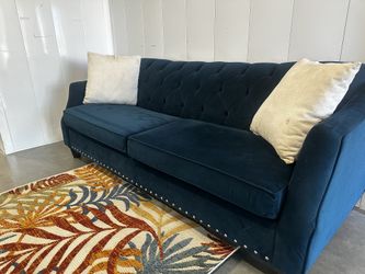 BLUE TUFTED SOFA W/ FREE DELIVERY 
