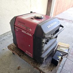 HONDA 3000IS GAS GENERATOR PORTABLE WORKS GREAT, RECENTLY TUNE UP COMPLETE, NEW BATTERY,ENGINE KEY AND PULL UP ELASTIC YOU CAN TEST IT BEFORE PURCHASE