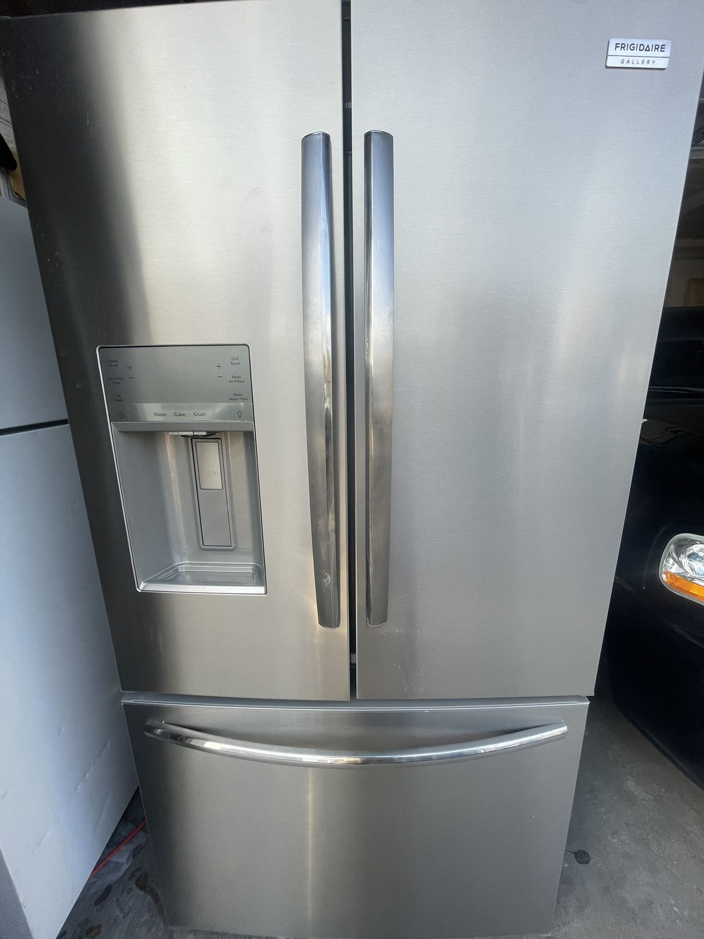 New Frigidaire Refrigerator 27.8 Cu