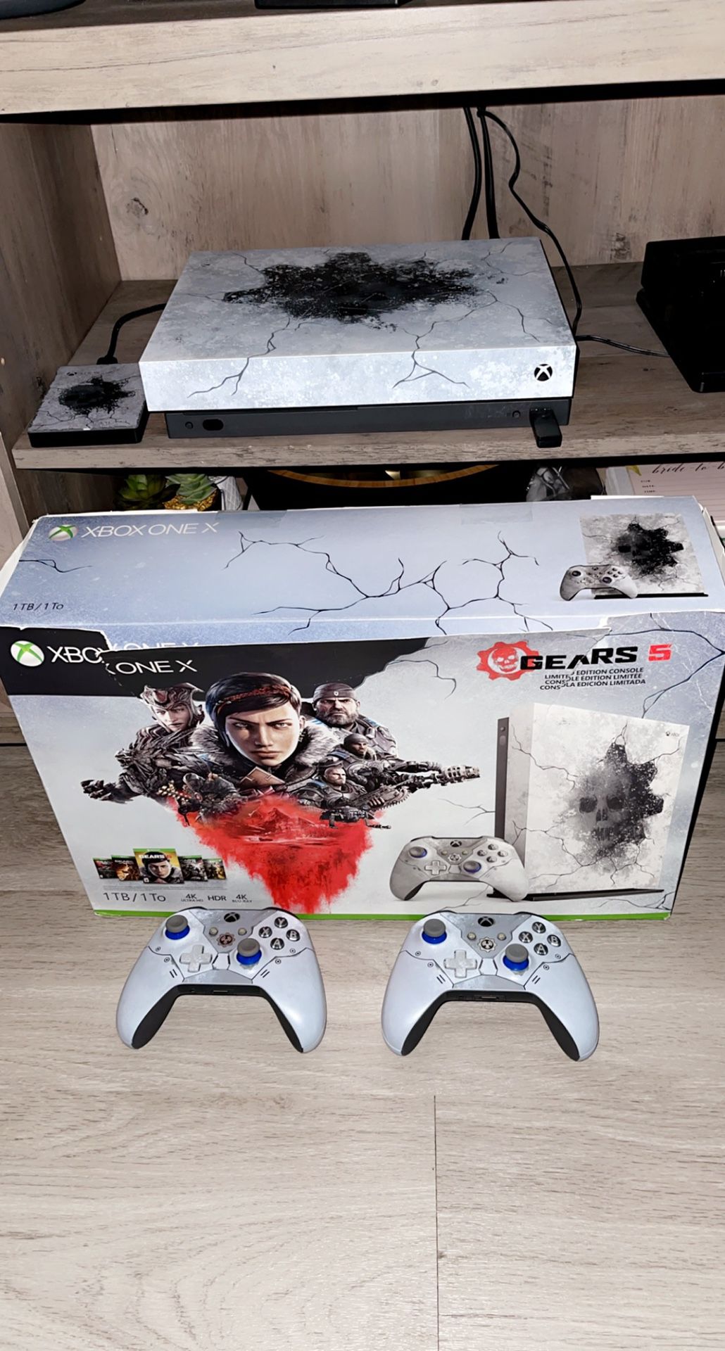 Xbox One X Gear 5 Limited Edition 