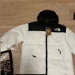 White North Face 700 Puffer 