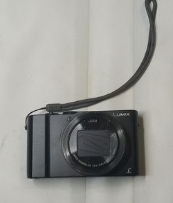 Lumex  Camera DMC LX-10