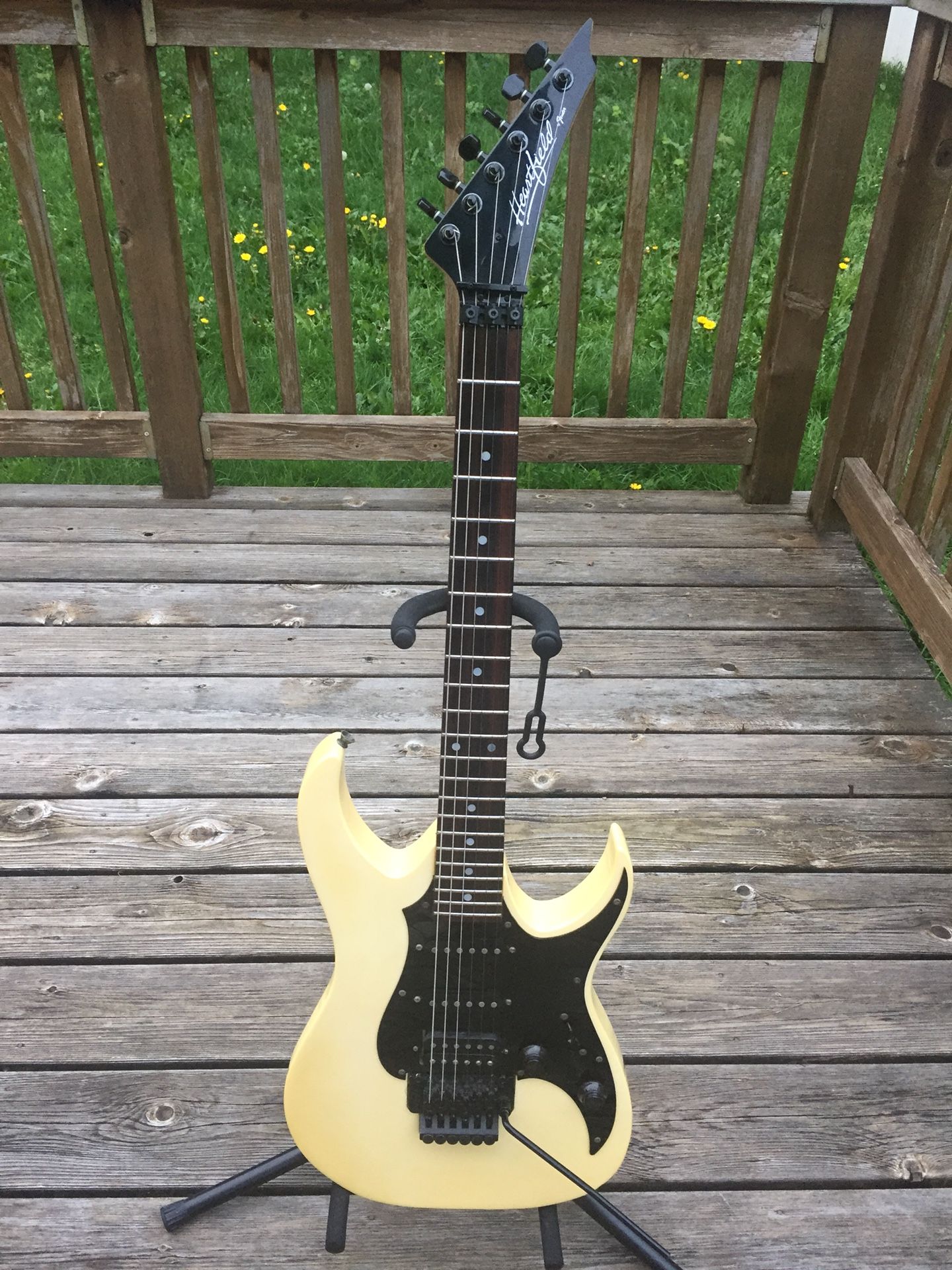 Heartfield by Fender Talon electric guitar